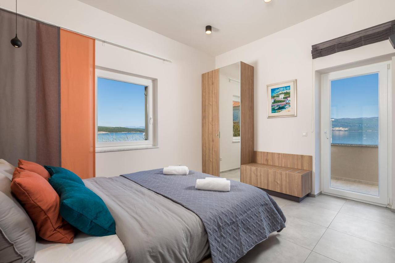 Apartmani Heni Vrbnik Ngoại thất bức ảnh