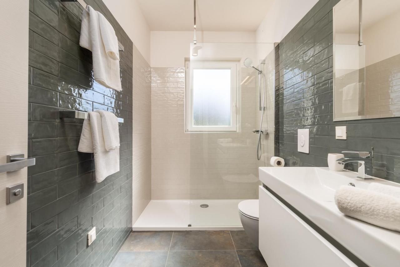 Apartmani Heni Vrbnik Ngoại thất bức ảnh