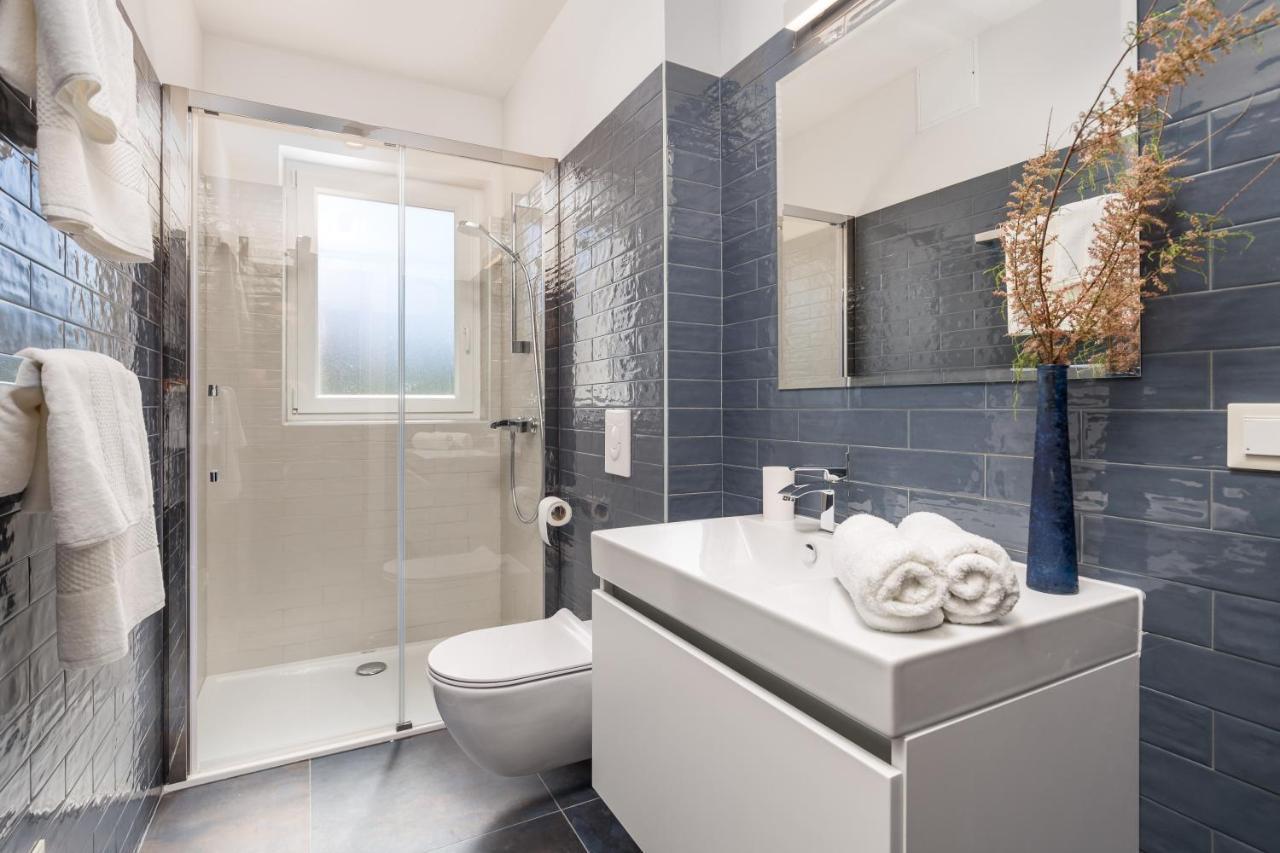 Apartmani Heni Vrbnik Ngoại thất bức ảnh