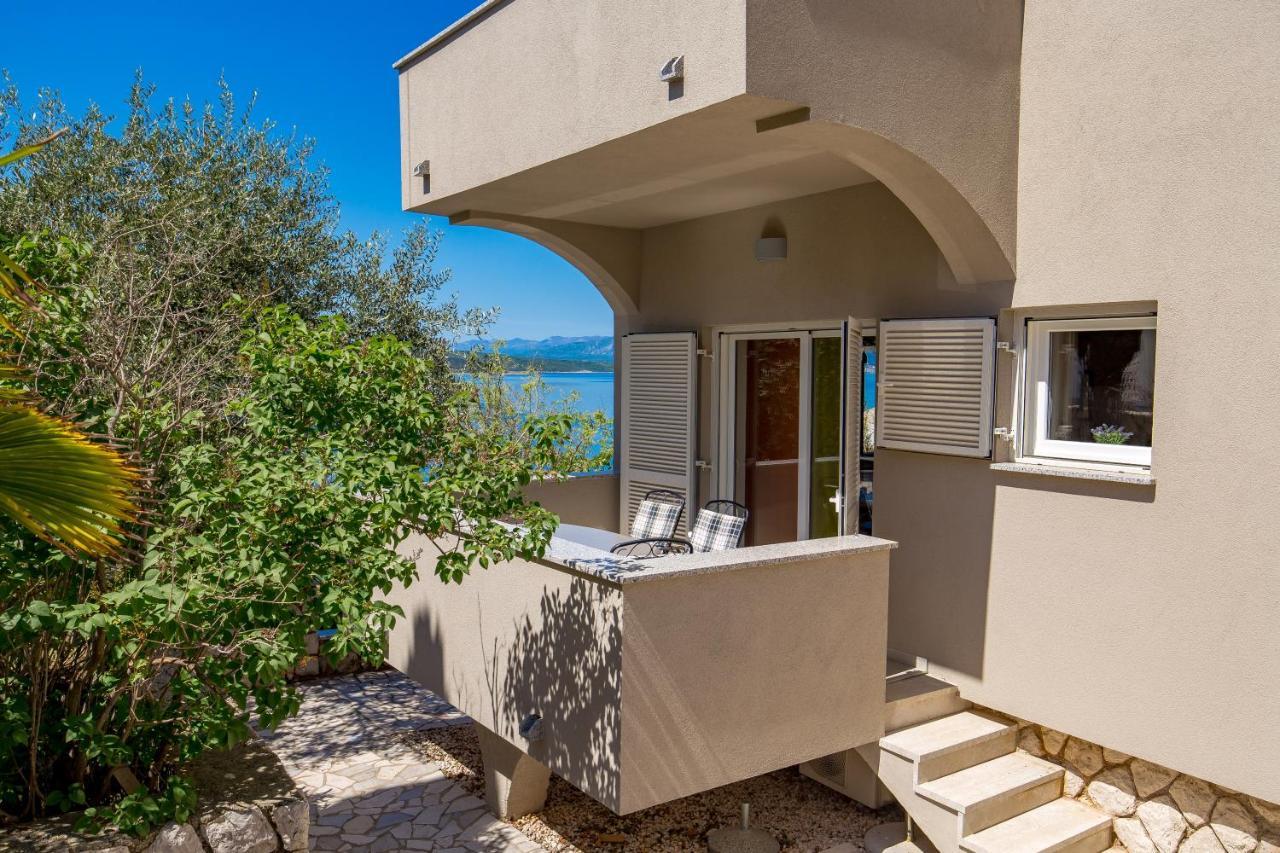 Apartmani Heni Vrbnik Ngoại thất bức ảnh