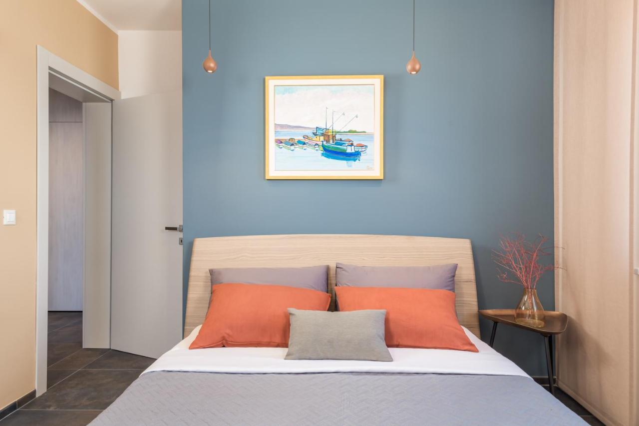 Apartmani Heni Vrbnik Ngoại thất bức ảnh