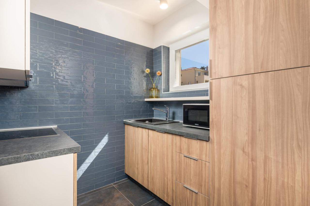 Apartmani Heni Vrbnik Ngoại thất bức ảnh